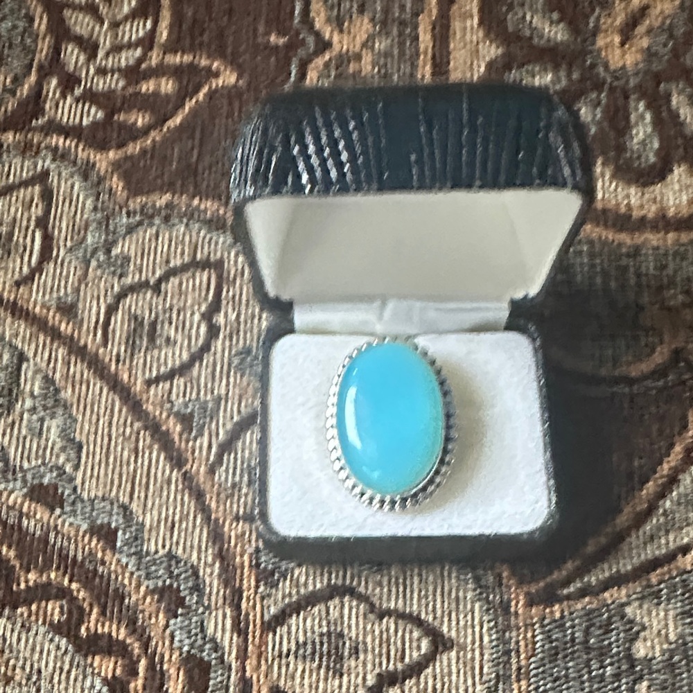 Beautiful 925 “Sleeping Beauty” Style Sterling Silver Ring